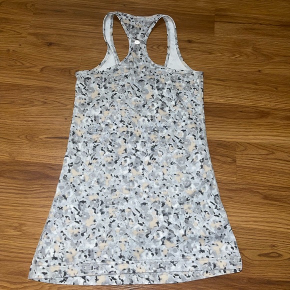 ✨LULULEMON✨ Racerback Active Tank - Picture 4 of 5